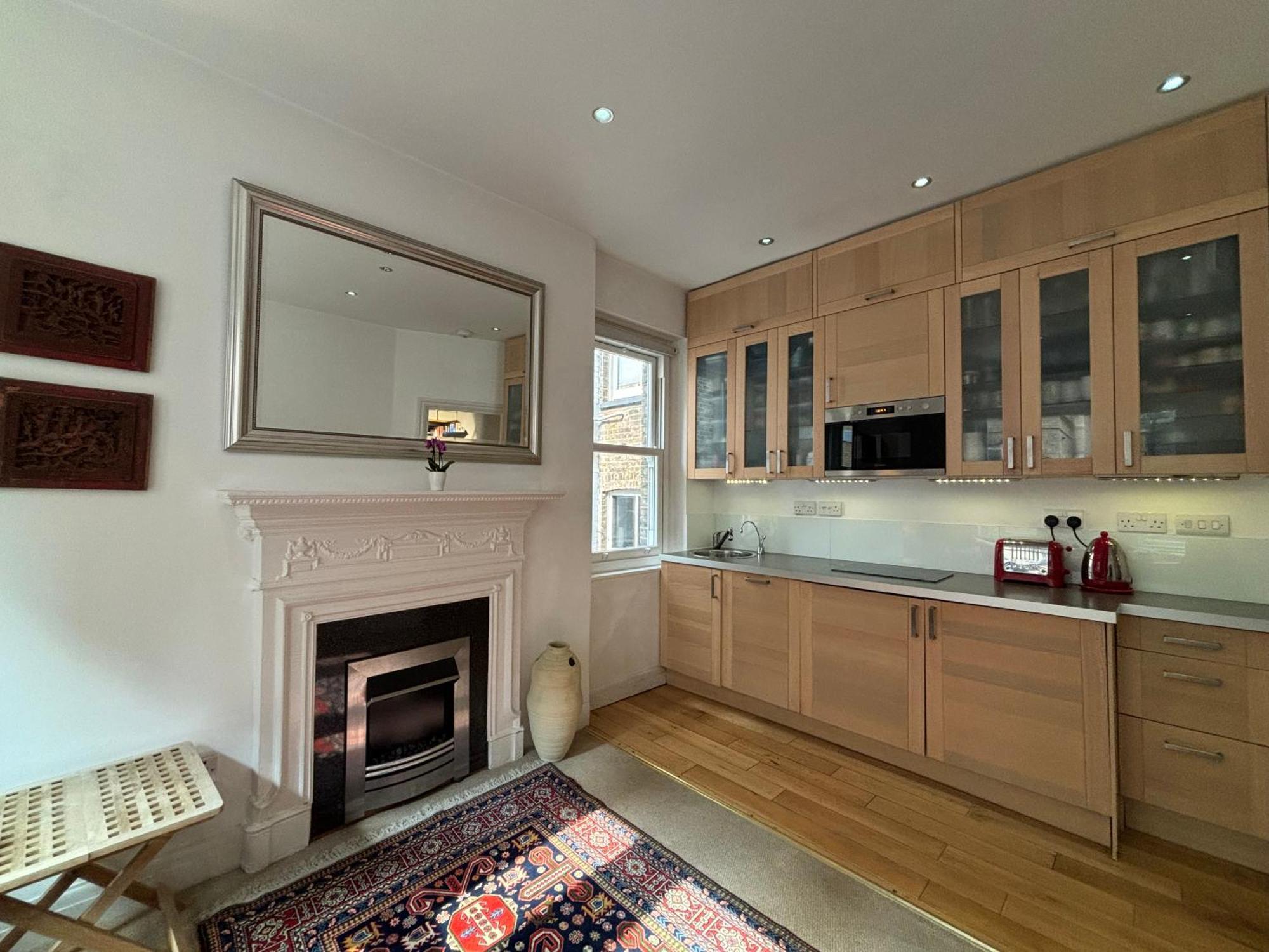 Superbly Located 1bd Flat Heart Of Fitzrovia * London