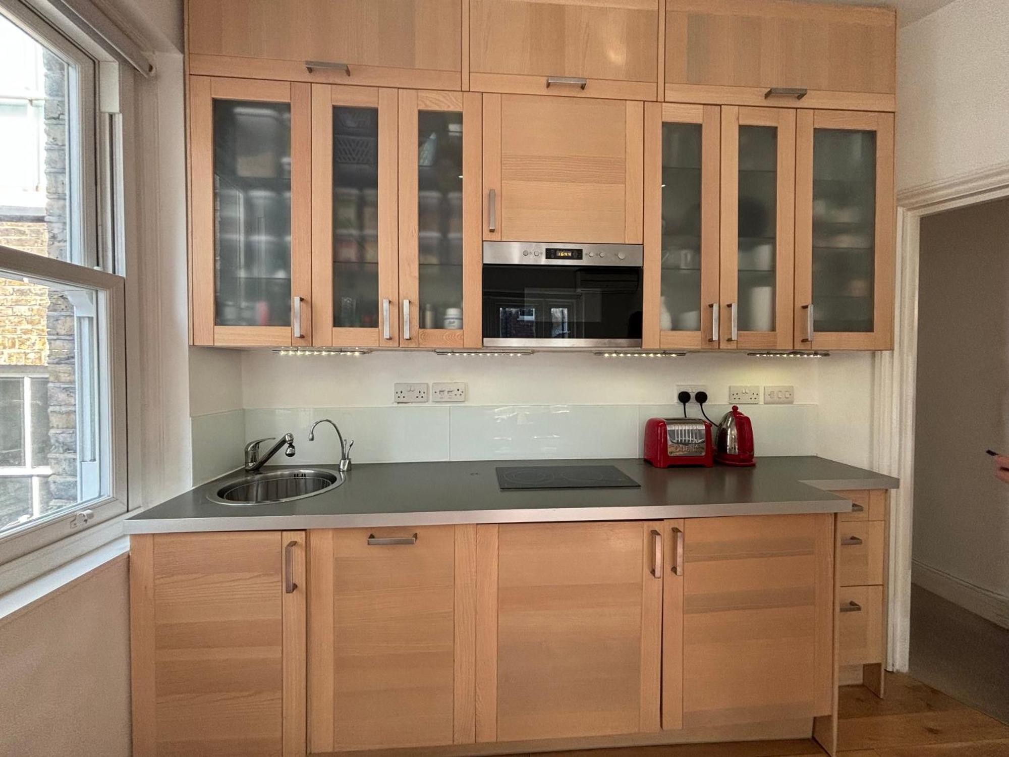 Superbly Located 1bd Flat Heart Of Fitzrovia London