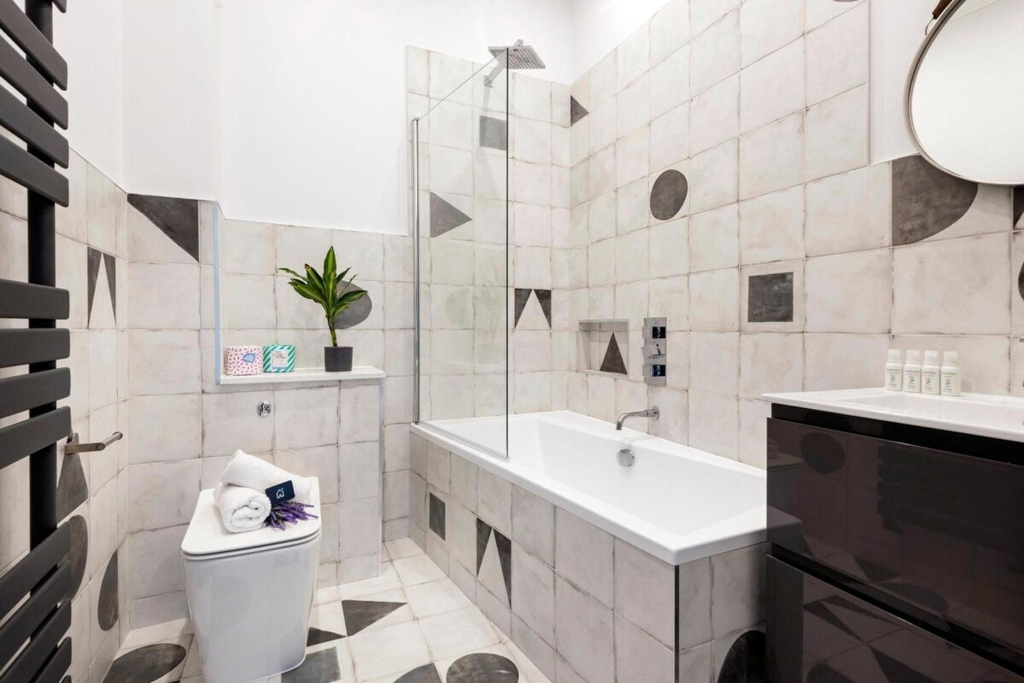 Modern&bright Highgate Gem