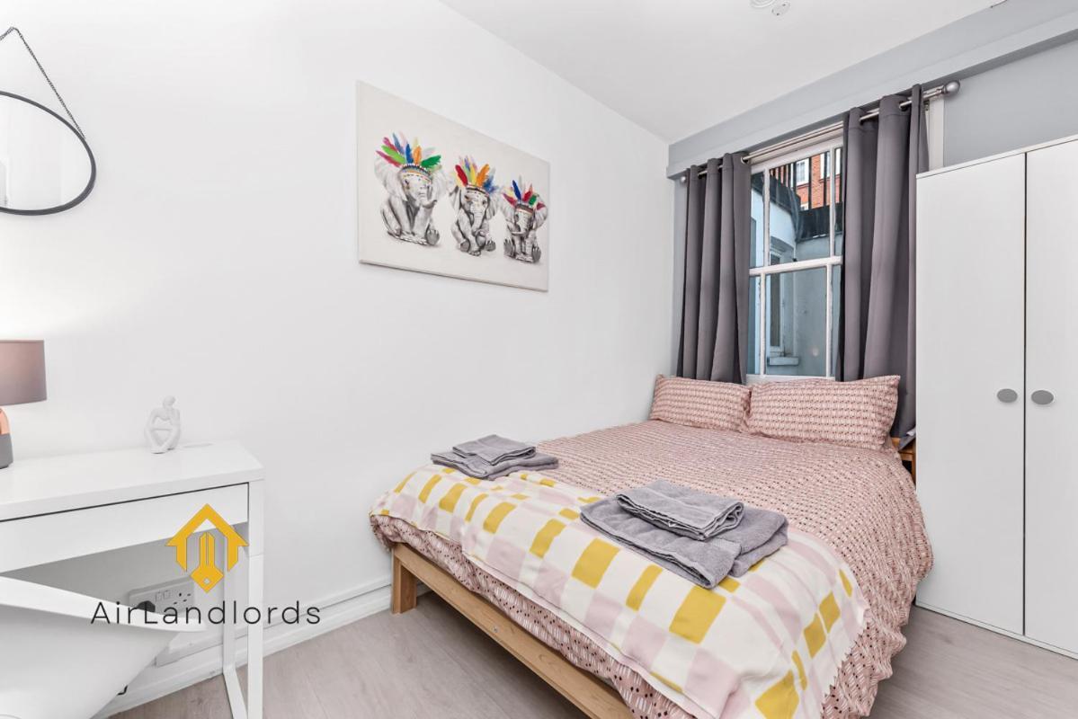 Fantastic 4 Bedroom In Russell Square Apartamento