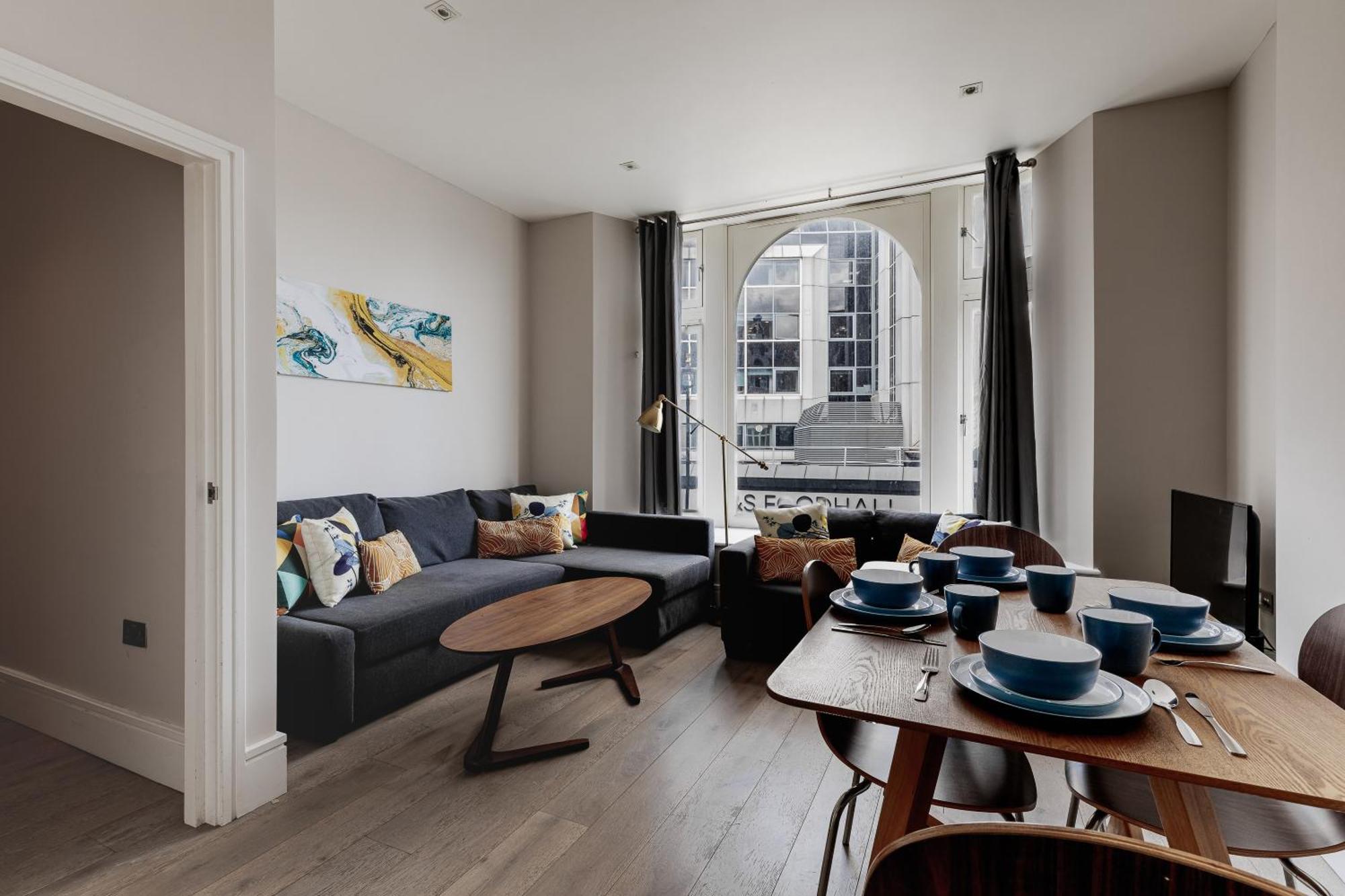 Superb Opposite Edgware Road Station Appartement Londen