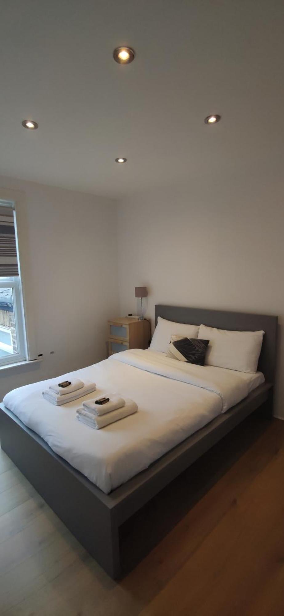 Chic Semi-detached House With A Private Garden, Se Holiday home *
