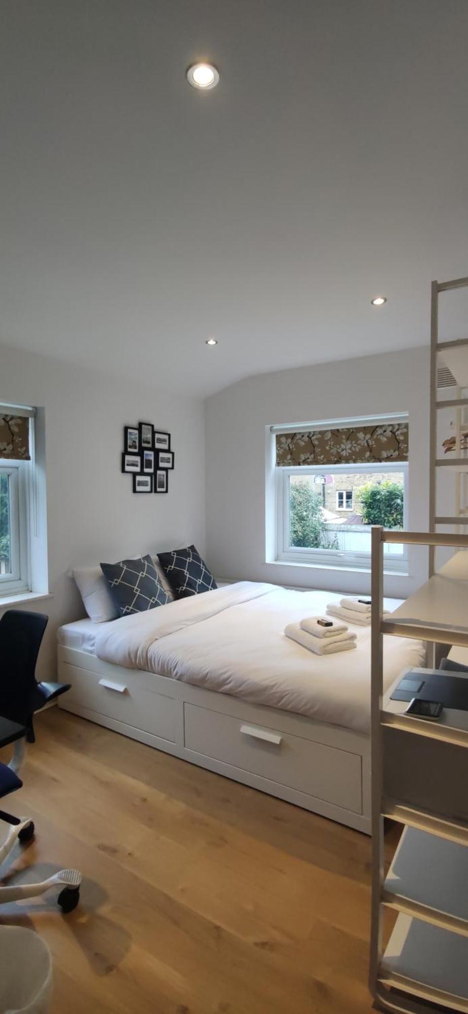 Holiday home Chic Semi-detached House With A Private Garden, Se London