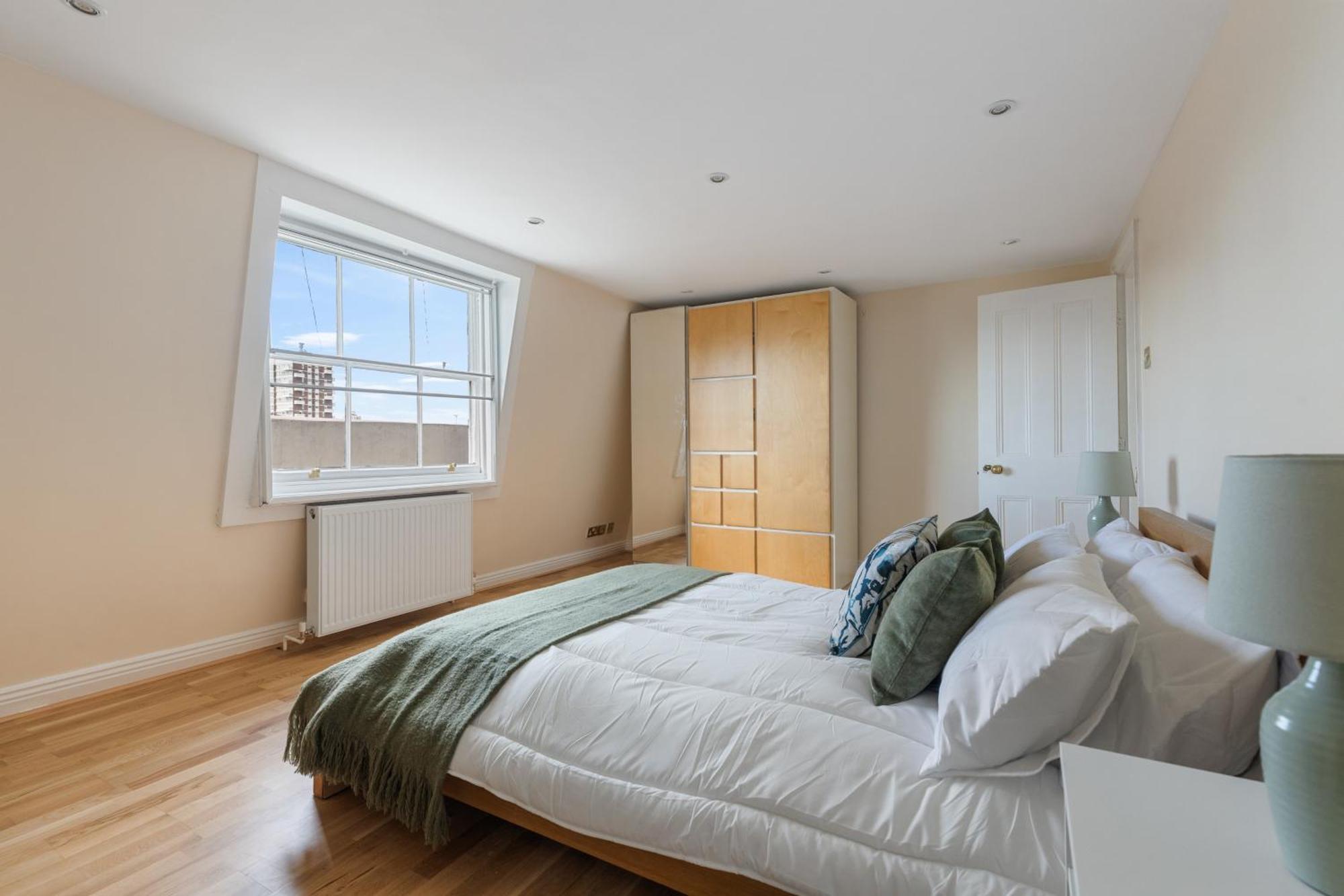 Parea Living - Spacious 4 Story House, Families, Big Groups * Londen