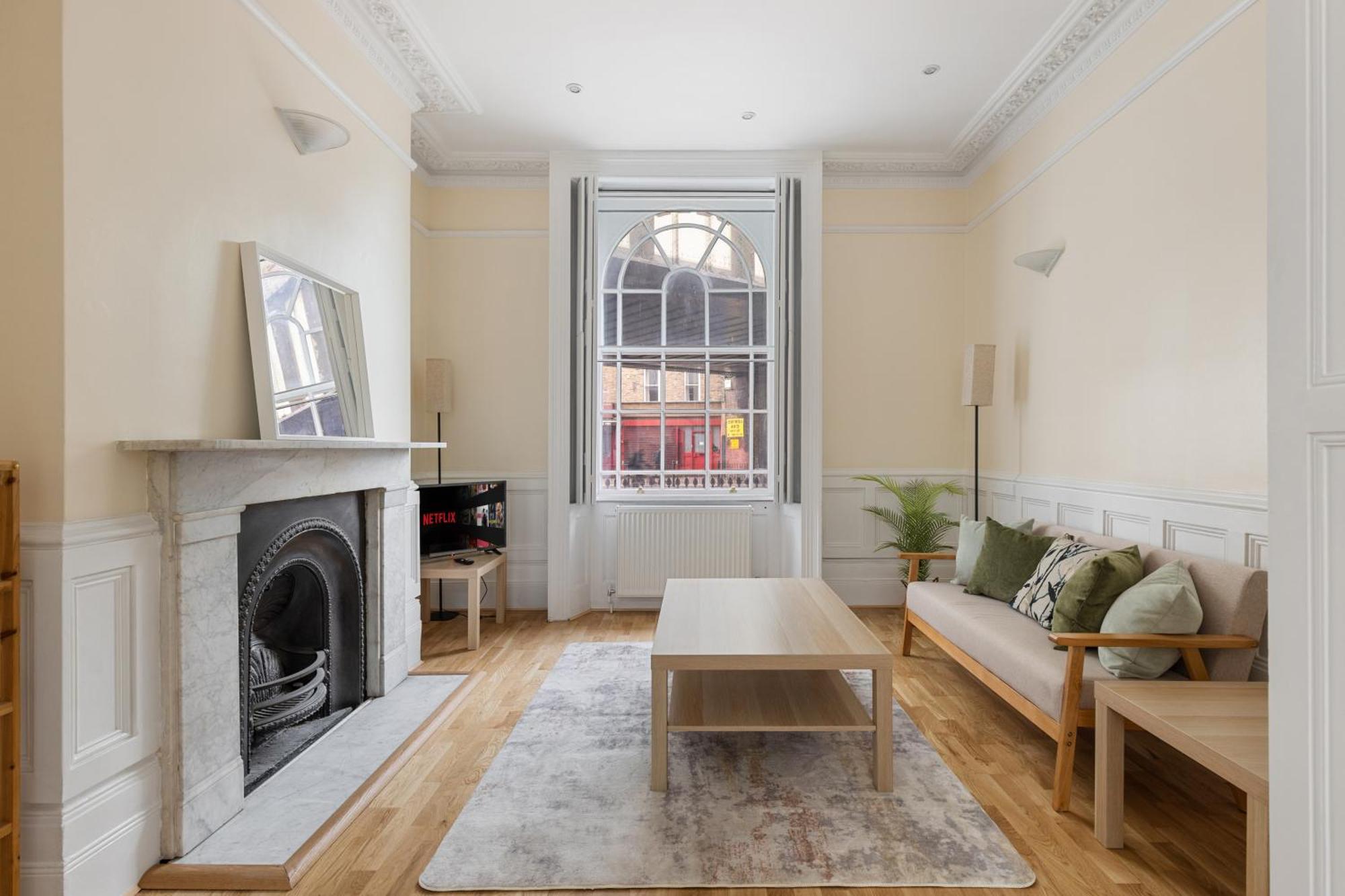 Parea Living - Spacious 4 Story House, Families, Big Groups