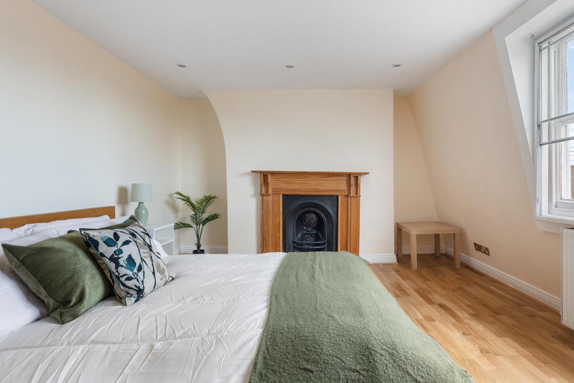 Parea Living - Spacious 4 Story House, Families, Big Groups * Londen