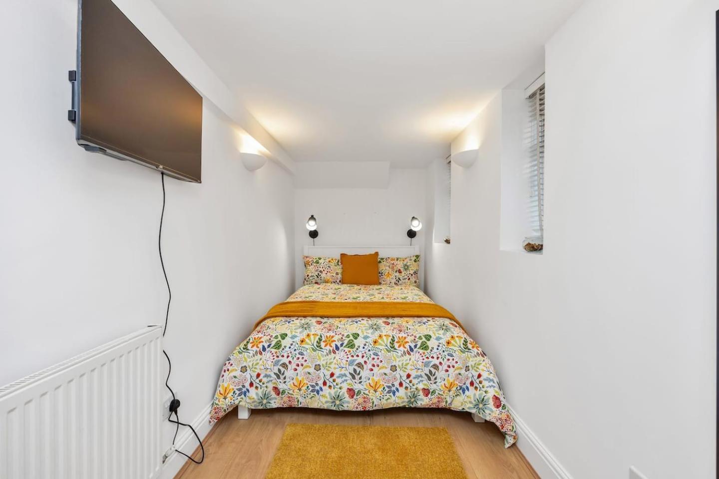 3 Bedroom 2 Bathroom Victorian Flat In Kensington Apartment