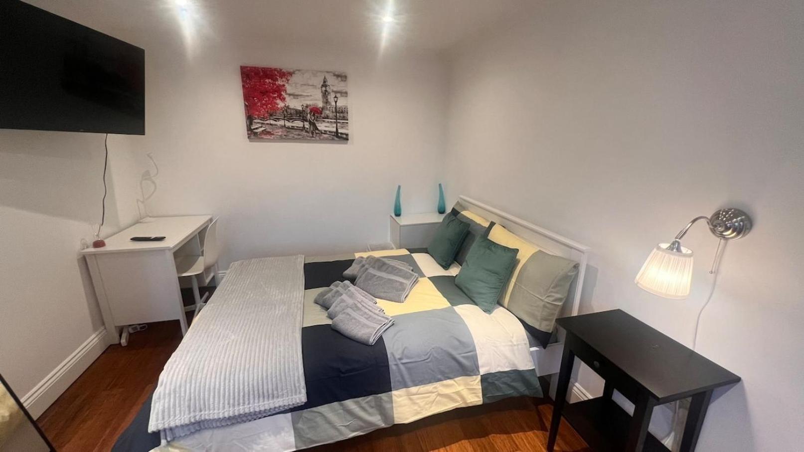 1 Bedroom Comfortable Flat In Kensington Apartment *