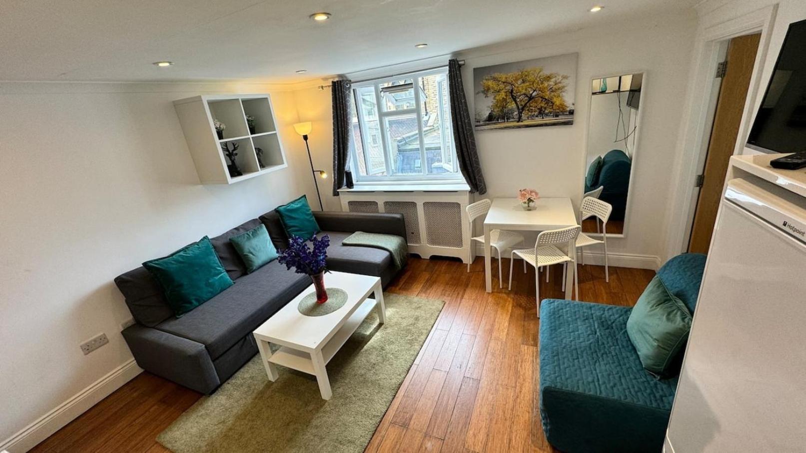 1 Bedroom Comfortable Flat In Kensington Apartment London