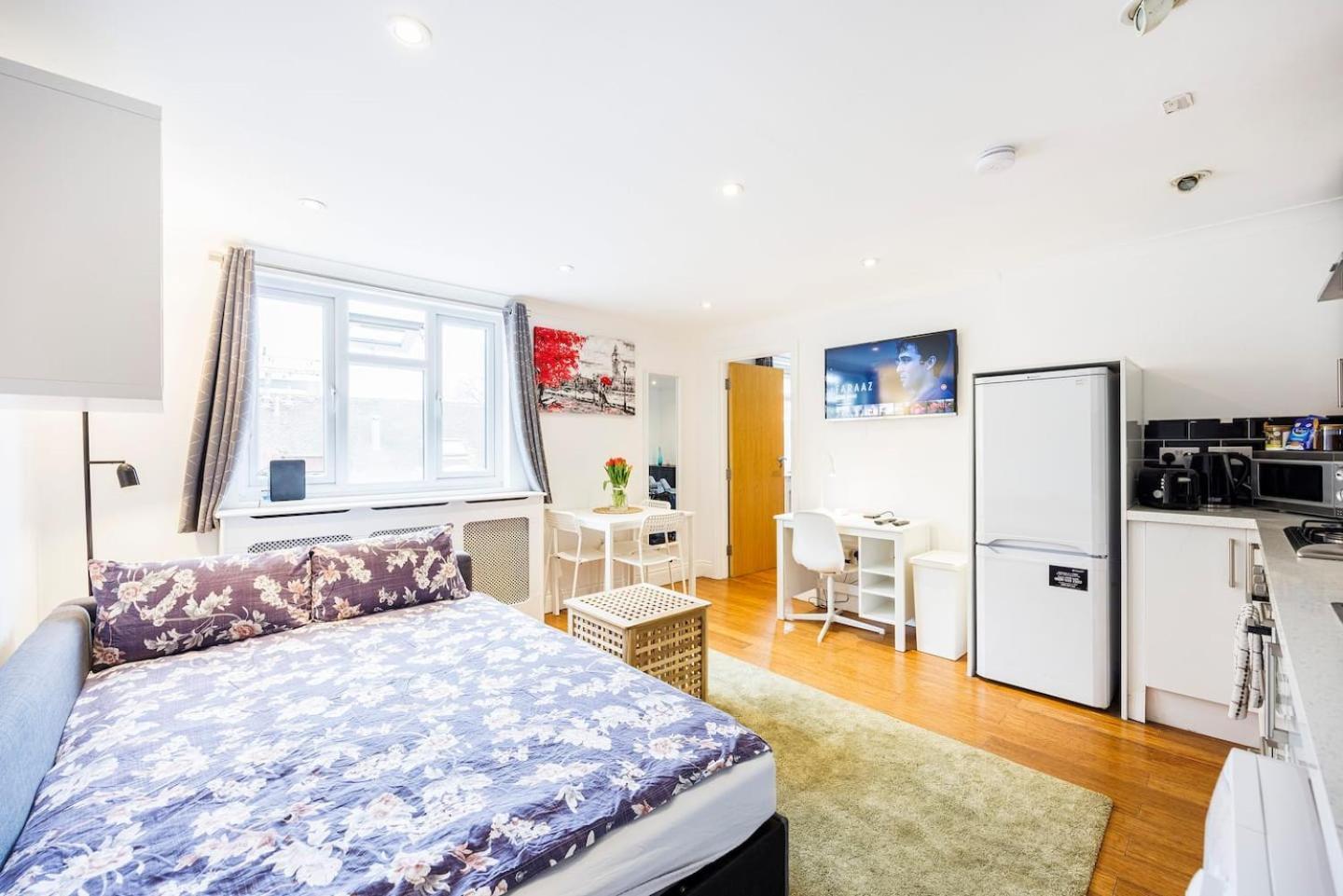 1 Bedroom Comfortable Flat In Kensington *