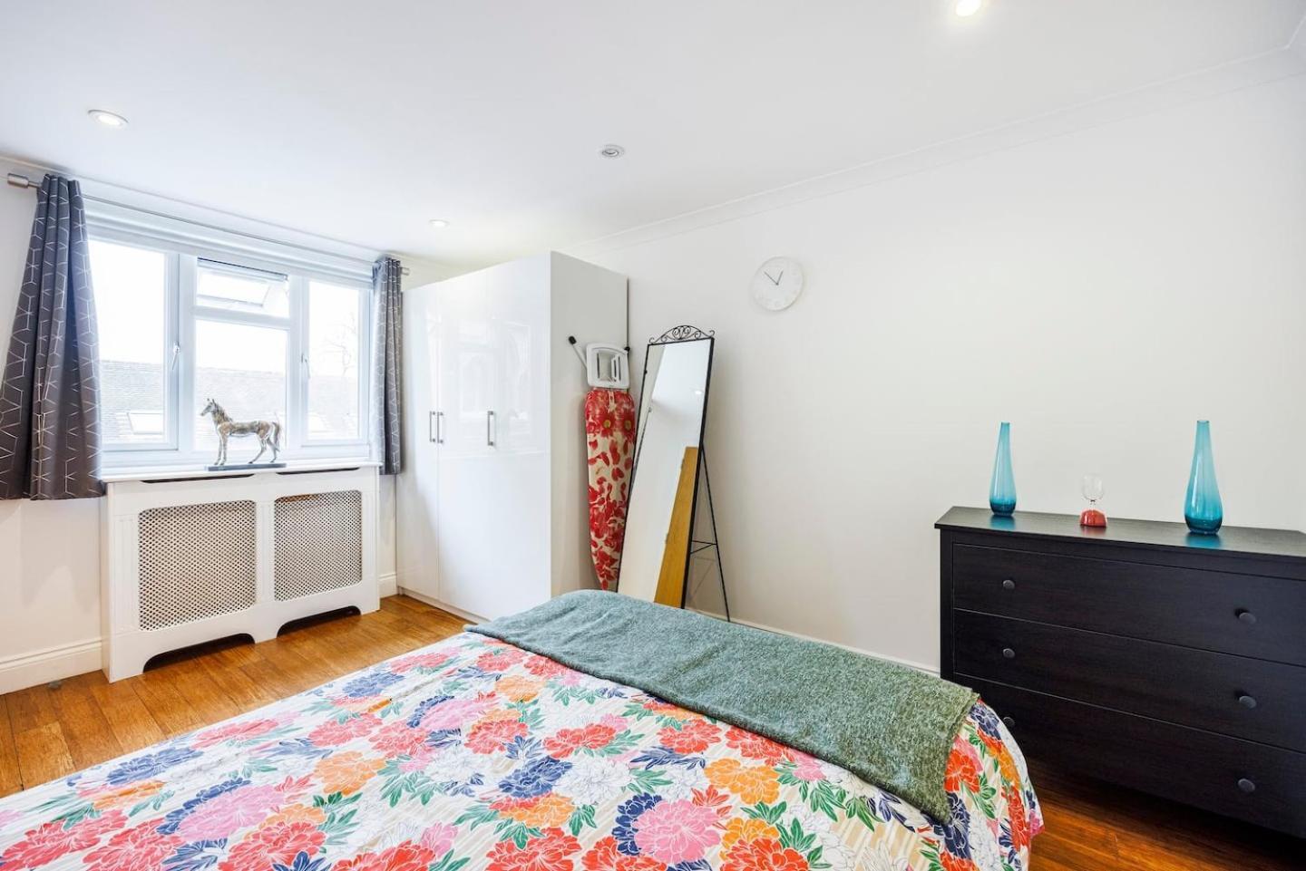 Apartment 1 Bedroom Comfortable Flat In Kensington