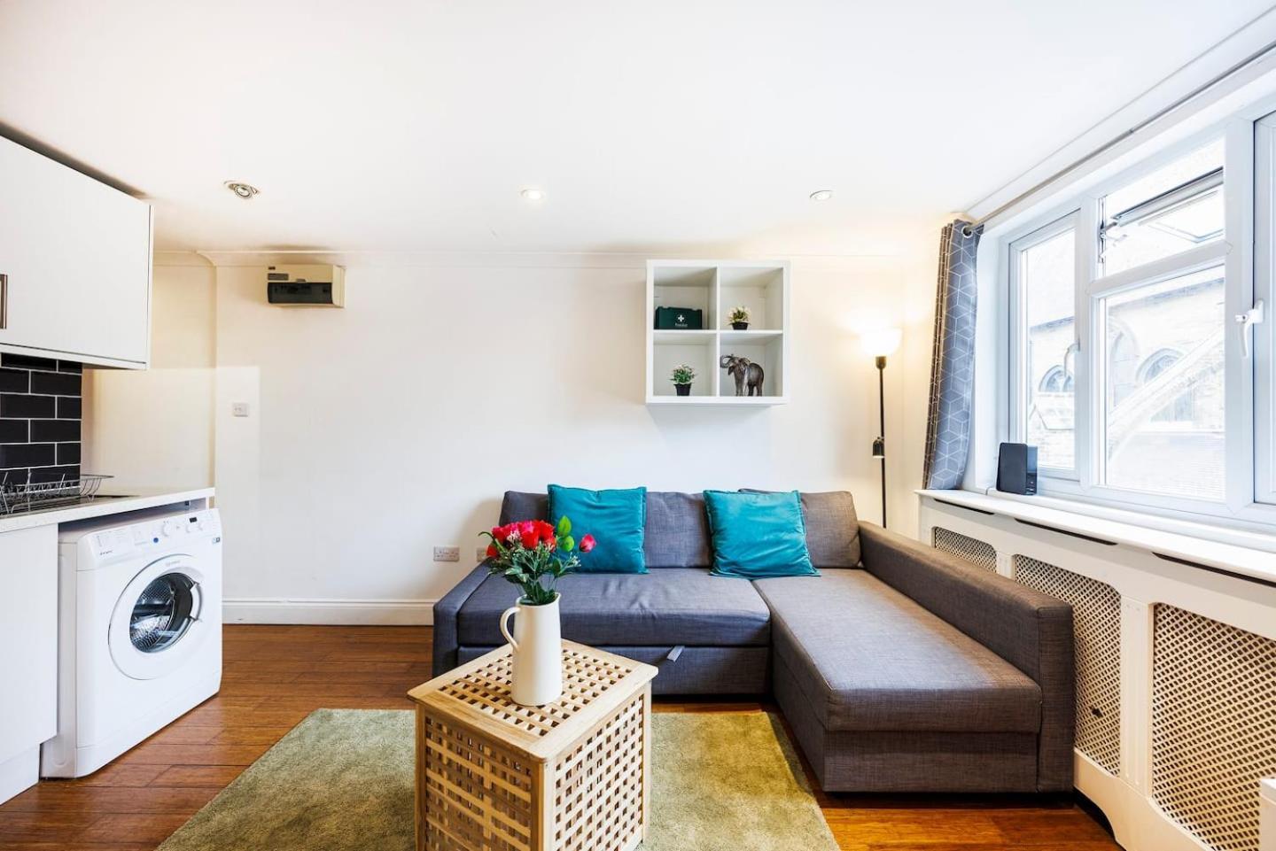 1 Bedroom Comfortable Flat In Kensington Apartment *