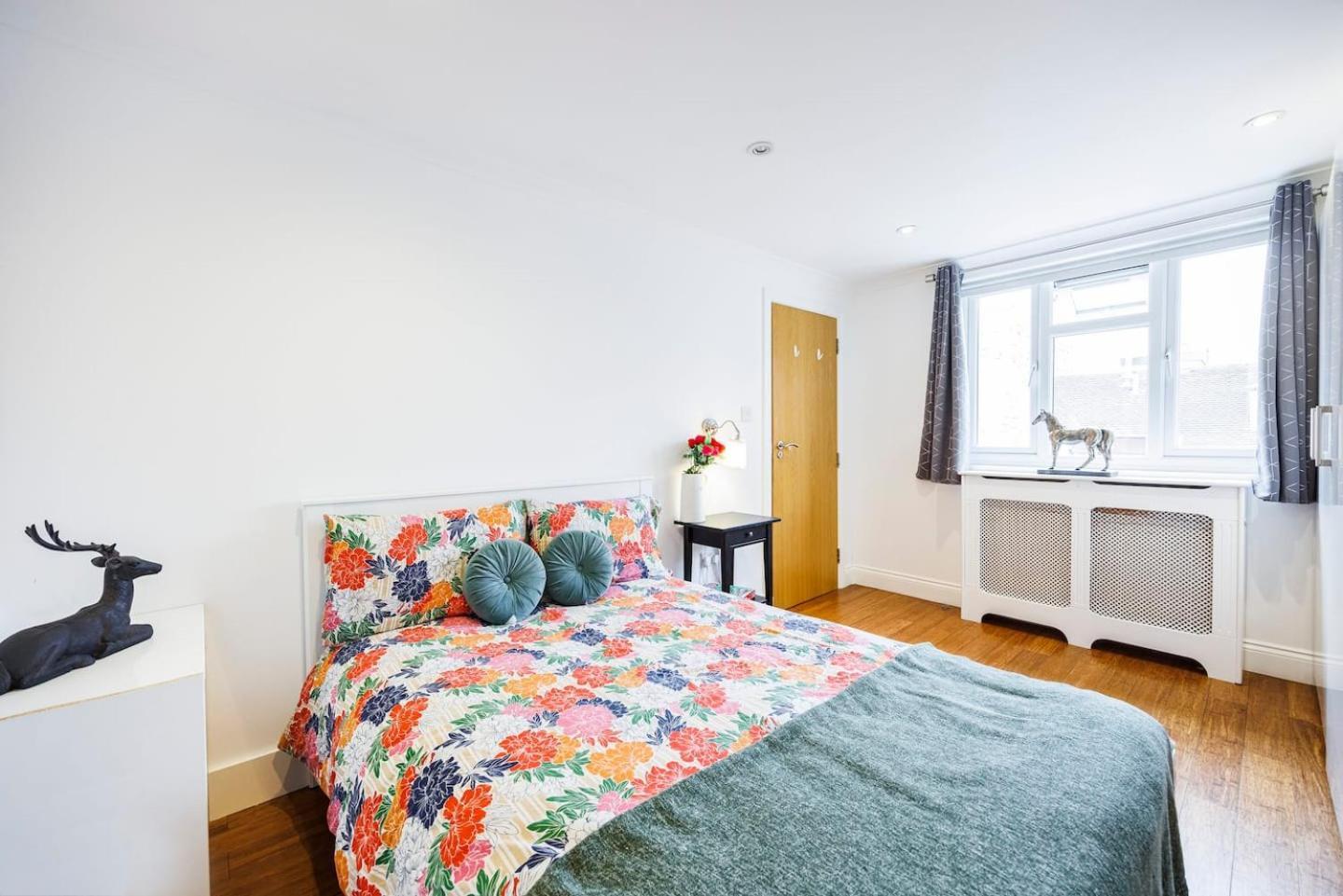 1 Bedroom Comfortable Flat In Kensington * London