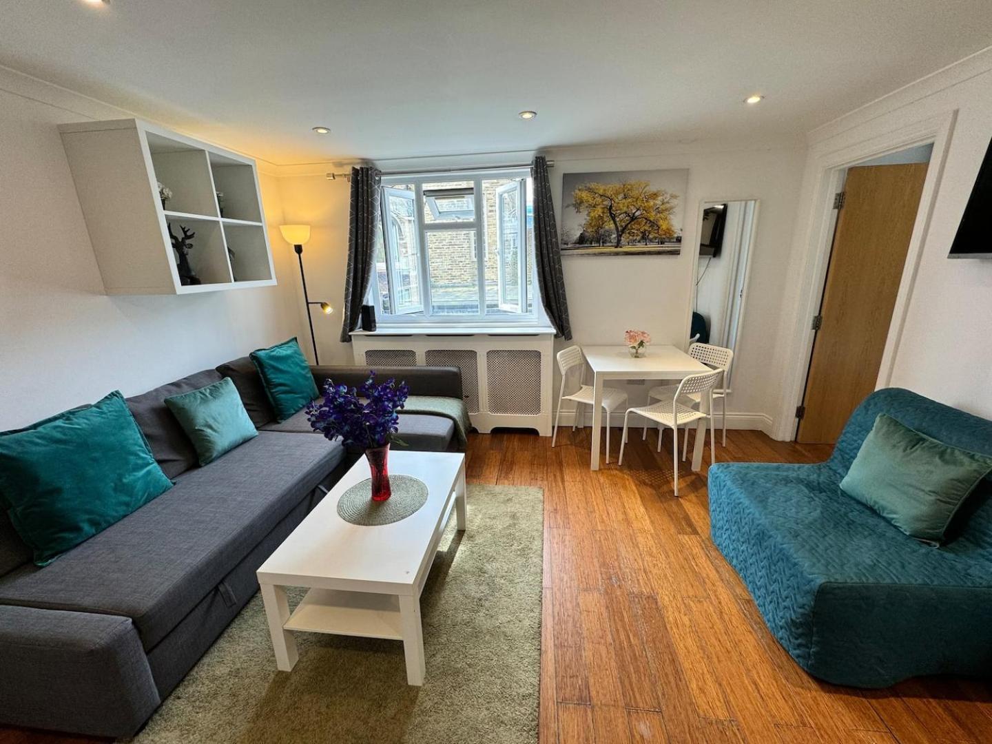 1 Bedroom Comfortable Flat In Kensington Apartment London