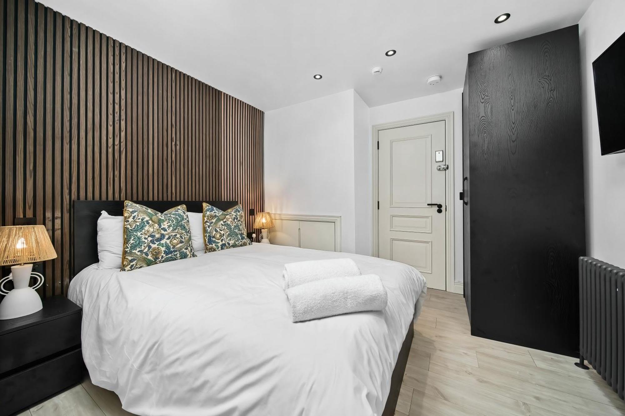 Nine Elms Modern * London