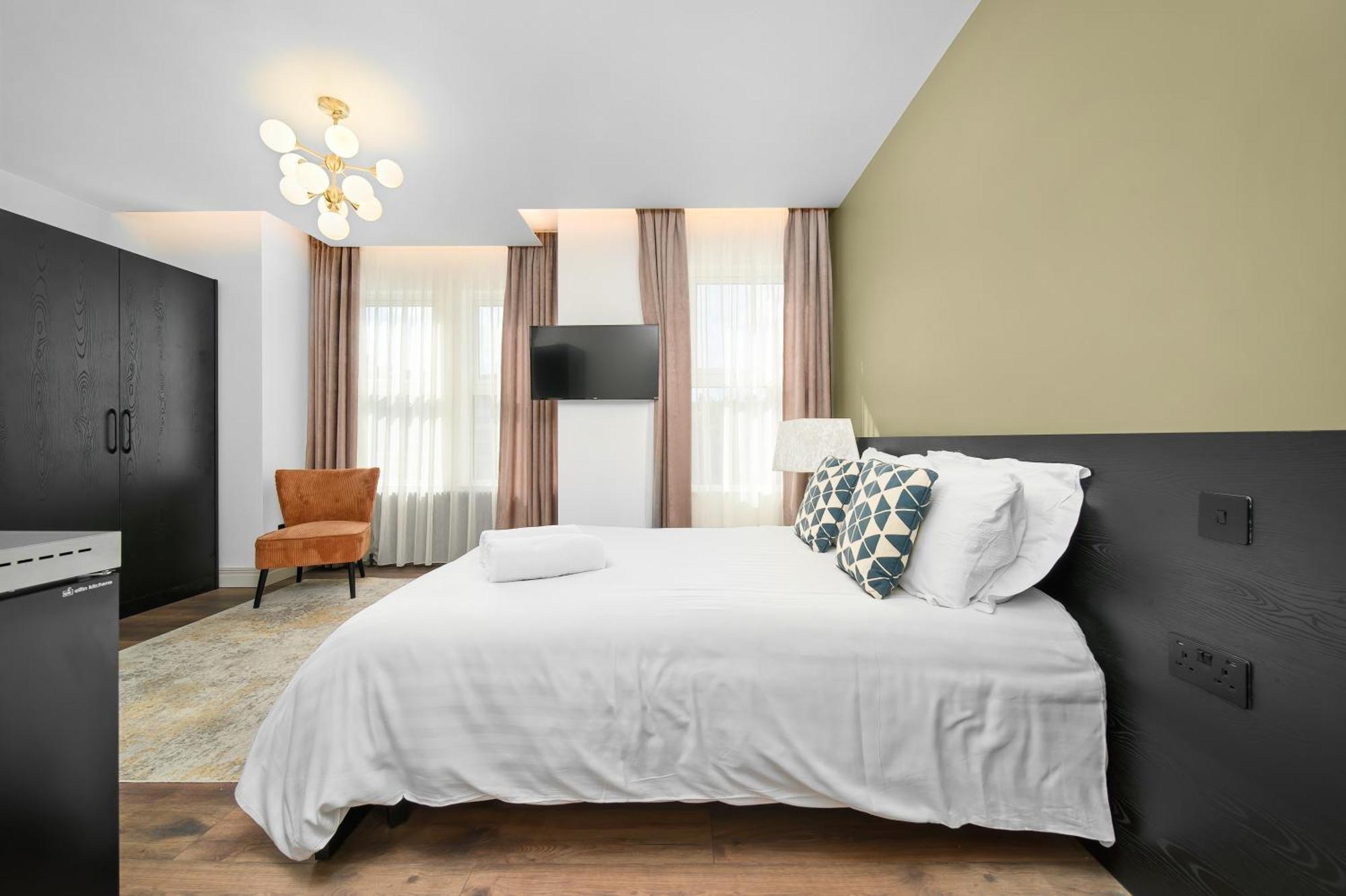Nine Elms Modern Apartment London