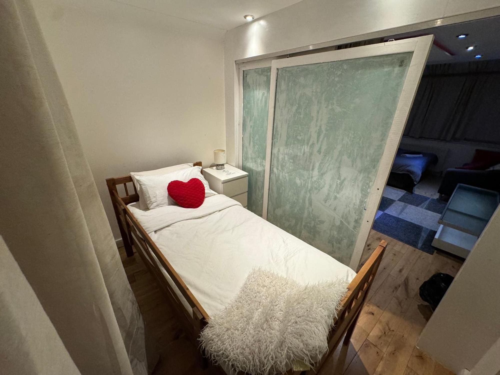 Gasthuis Cozy Rooms Near Central London *