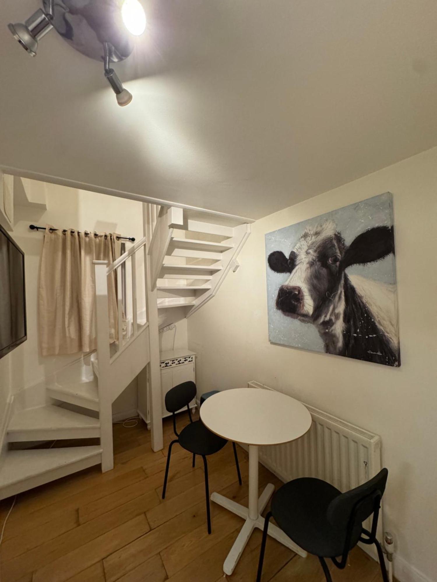 Cozy Rooms Near Central London * Londen