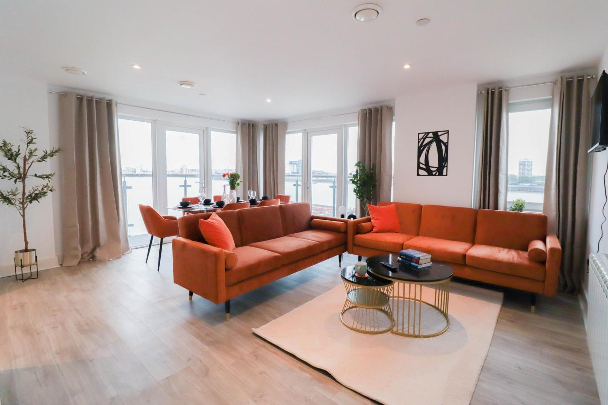 Serene 2-bedroom By The River Apartment London