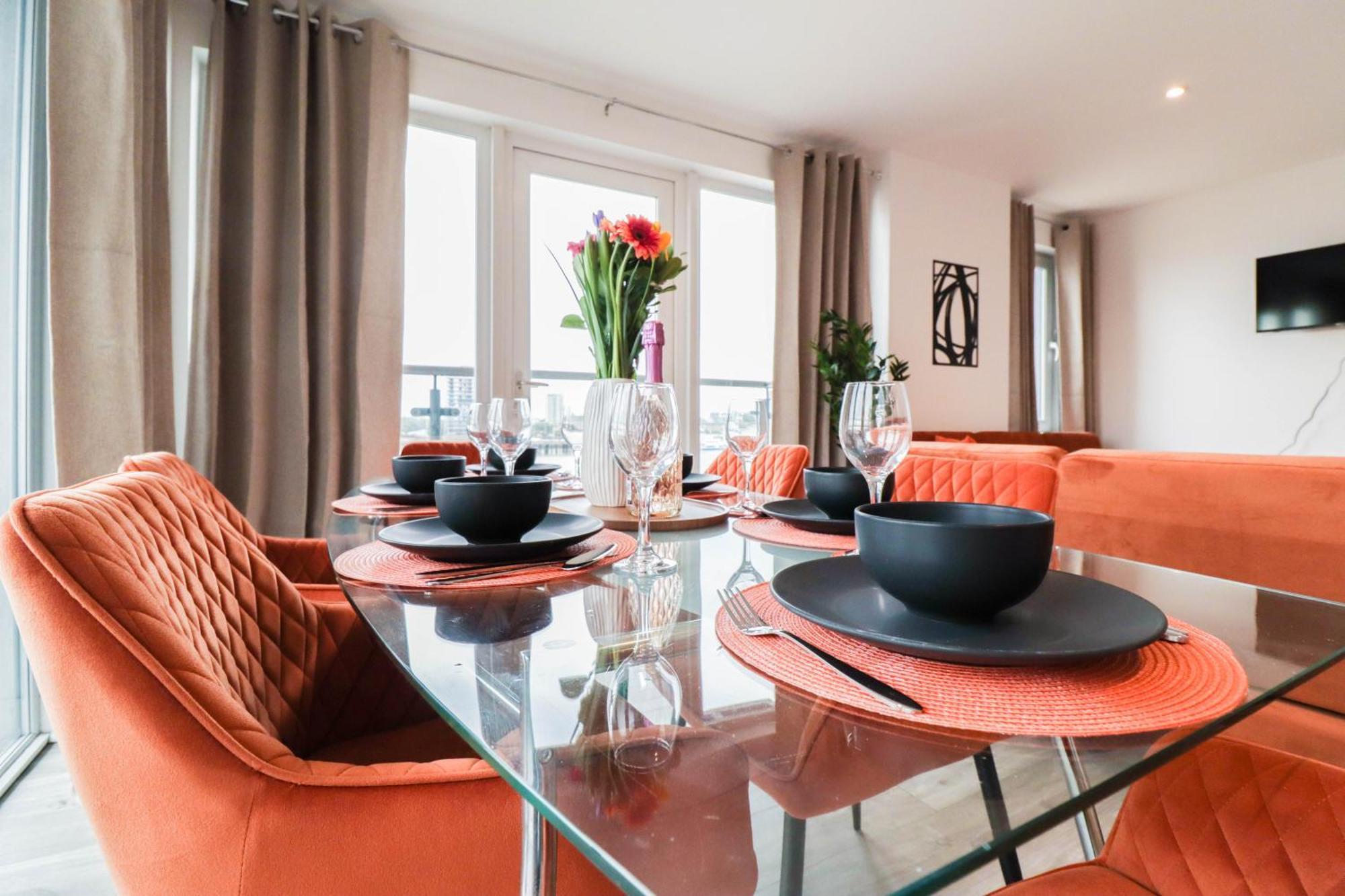 Serene 2-bedroom By The River * London