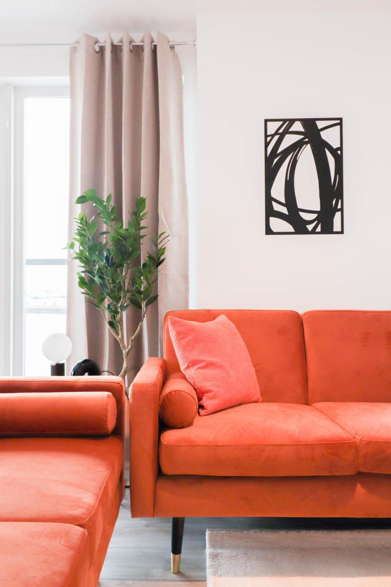 Serene 2-bedroom By The River Apartment