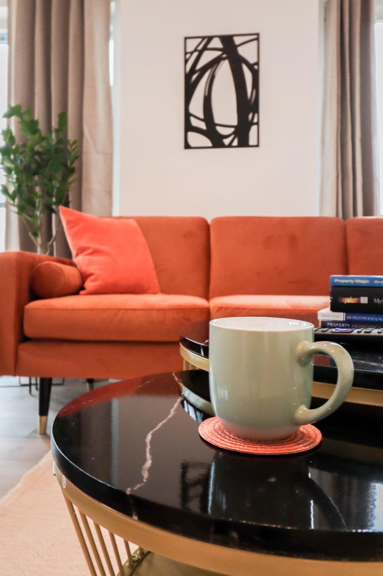 Serene 2-bedroom By The River Apartment London