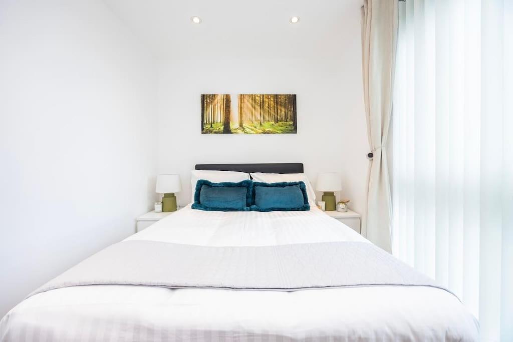 Contemporary 2 Bedroom Flat In Canary Wharf * Londen