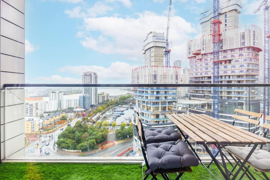 Contemporary 2 Bedroom Flat In Canary Wharf Appartement *