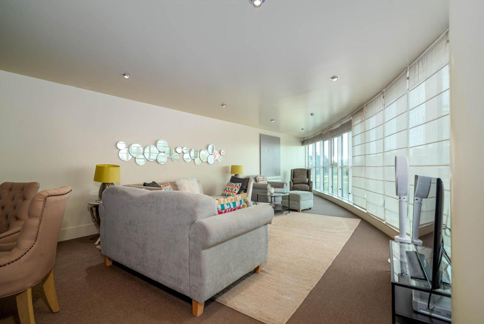 Fabulous 3 Bed In Vauxhall Apartment