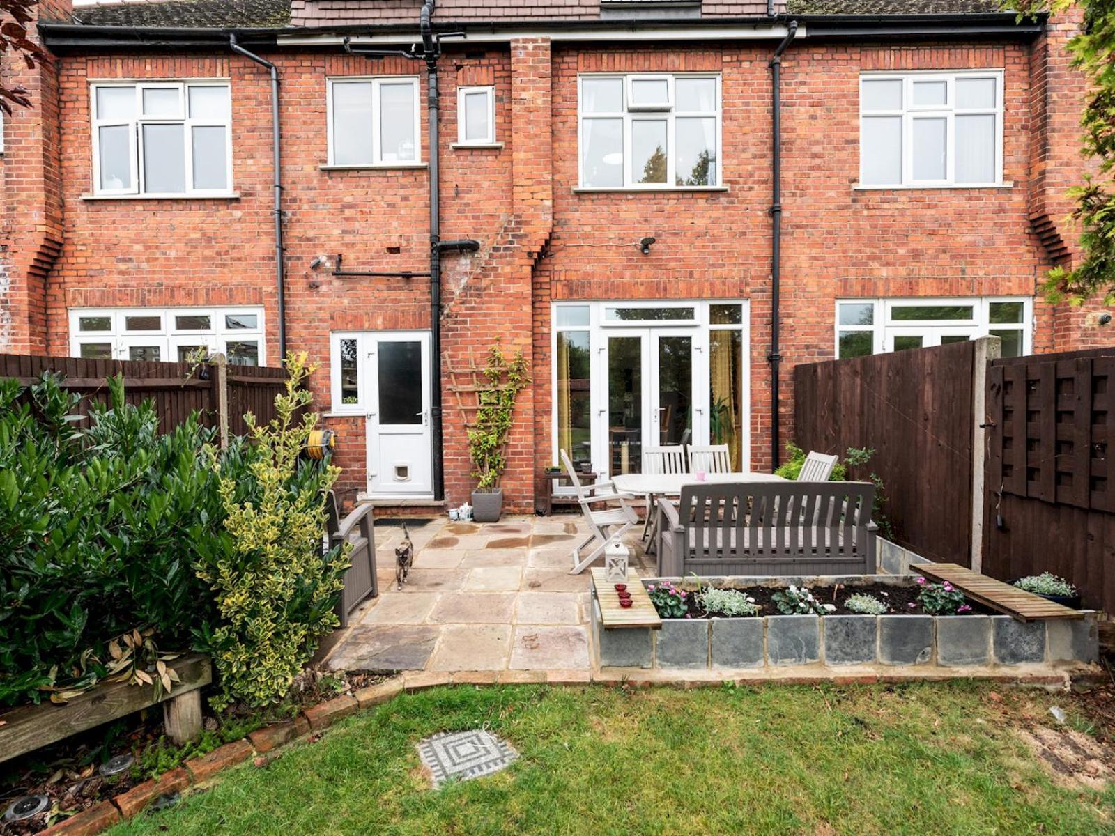 Holiday home Spacious 4-bed House Direct Link To Pass The Keys London