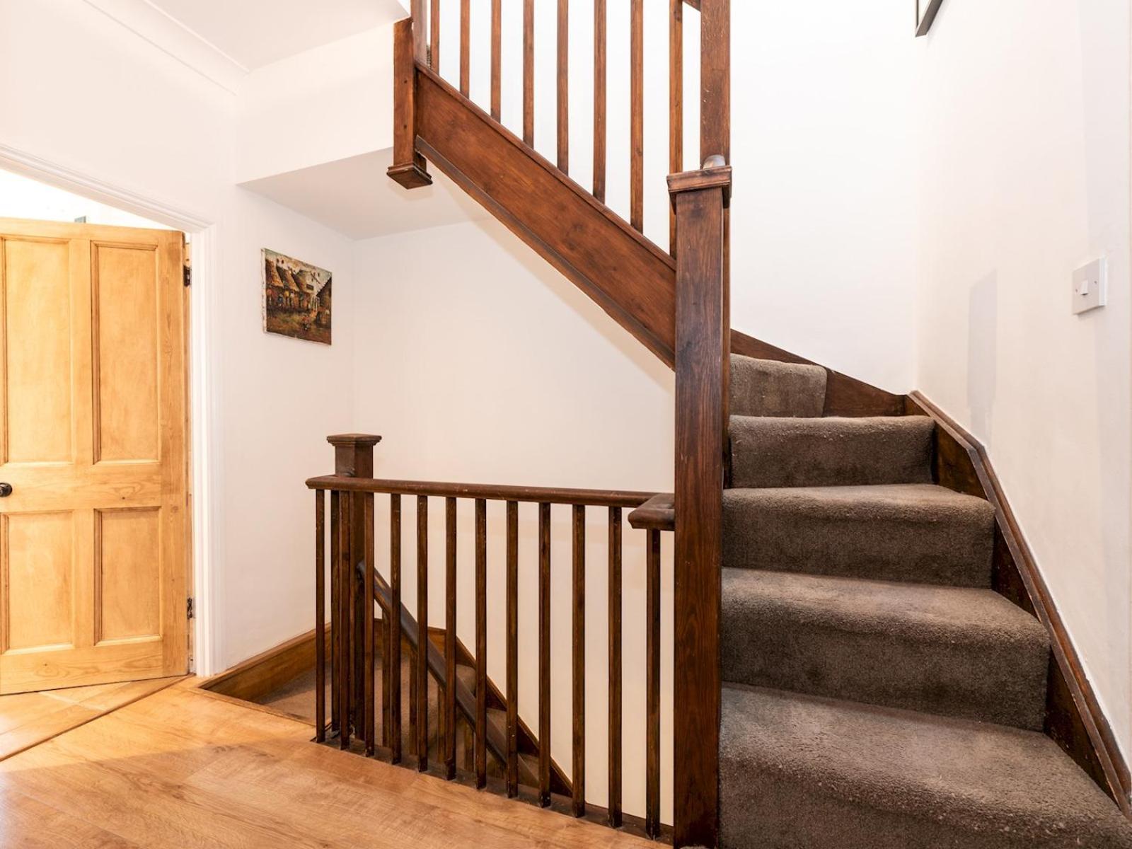 Holiday home Spacious 4-bed House Direct Link To Pass The Keys London