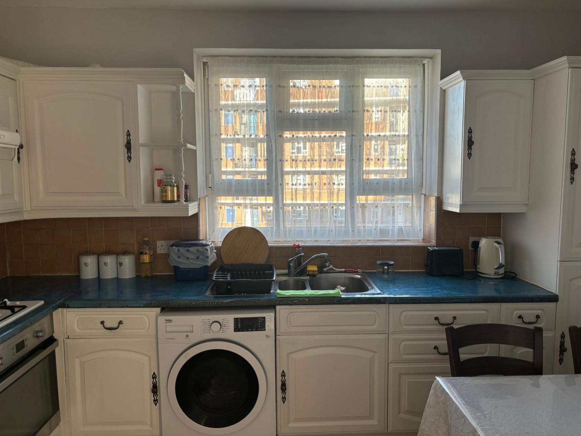 Appartement Bright 2 Bedroom Flat Close To Centre Londen