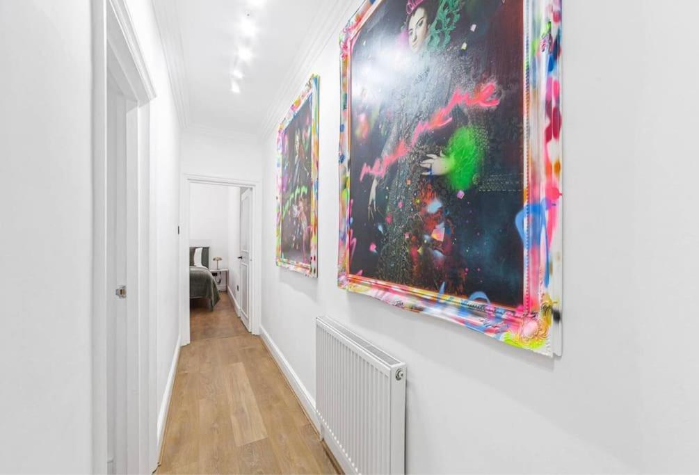 Chic Chelsea Steps From Kings Road Apartment