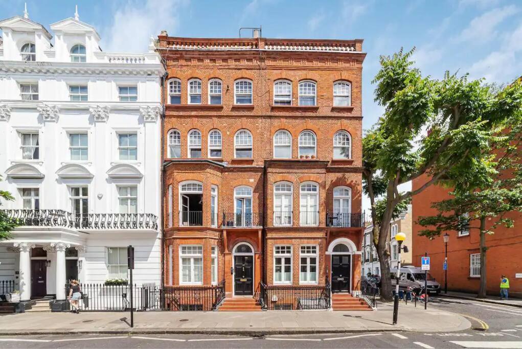 Chic Chelsea Steps From Kings Road Apartment *