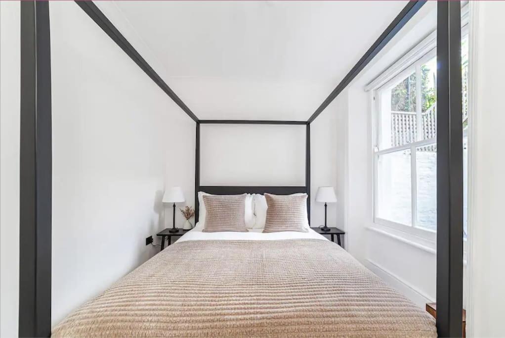 Chic Chelsea Steps From Kings Road Apartment London