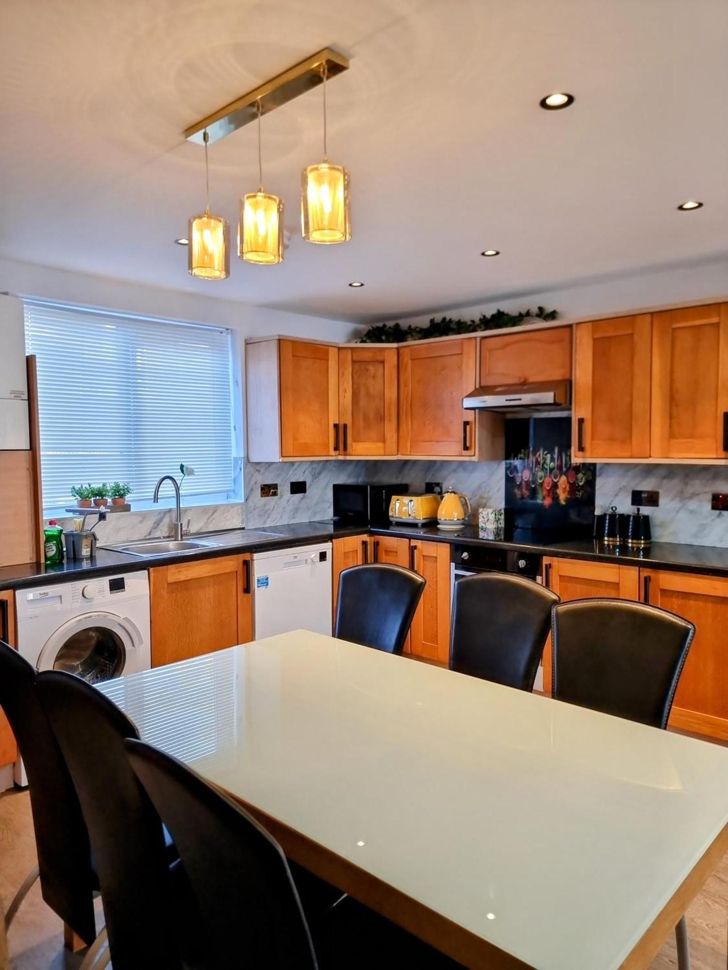Two Bdr Entire House In London By !! Zaftastic !! Holiday home