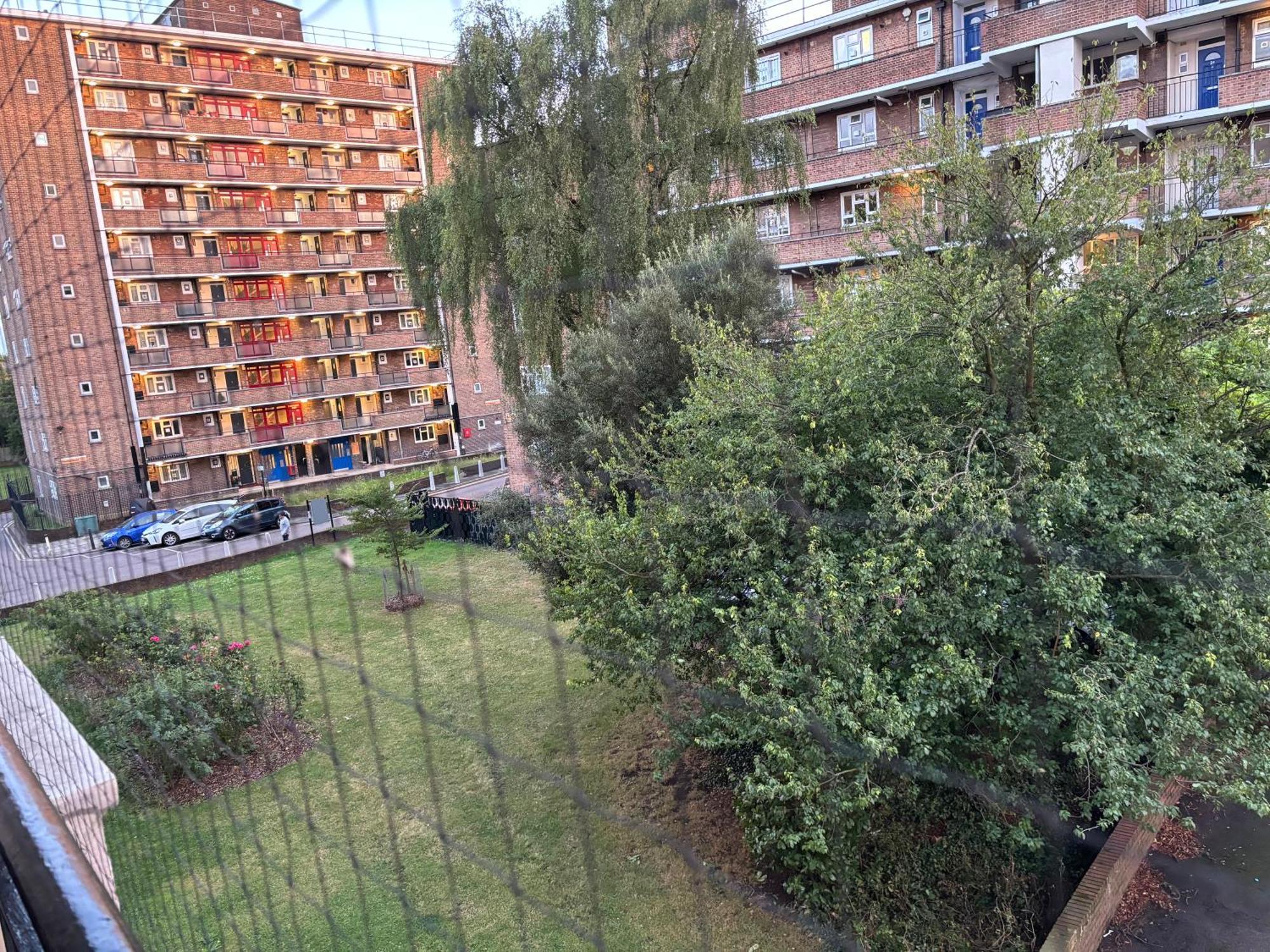 Bright 2 Bedroom Flat Close To Centre * Londen