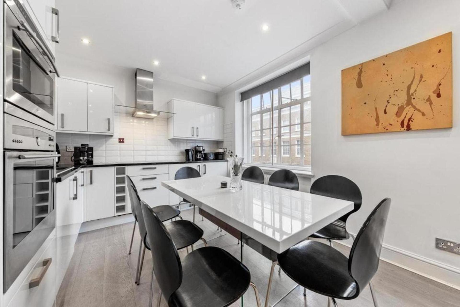 Chic - City Center Gem Apartment London