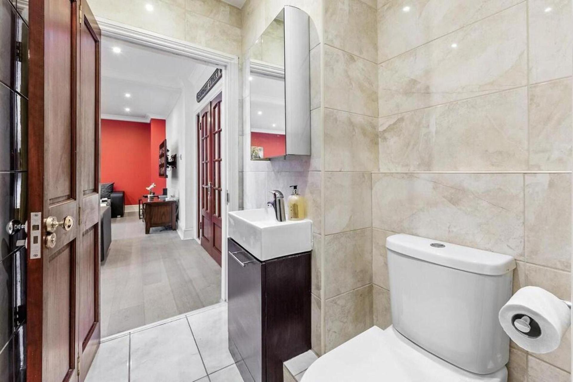 Apartment Chic - City Center Gem London