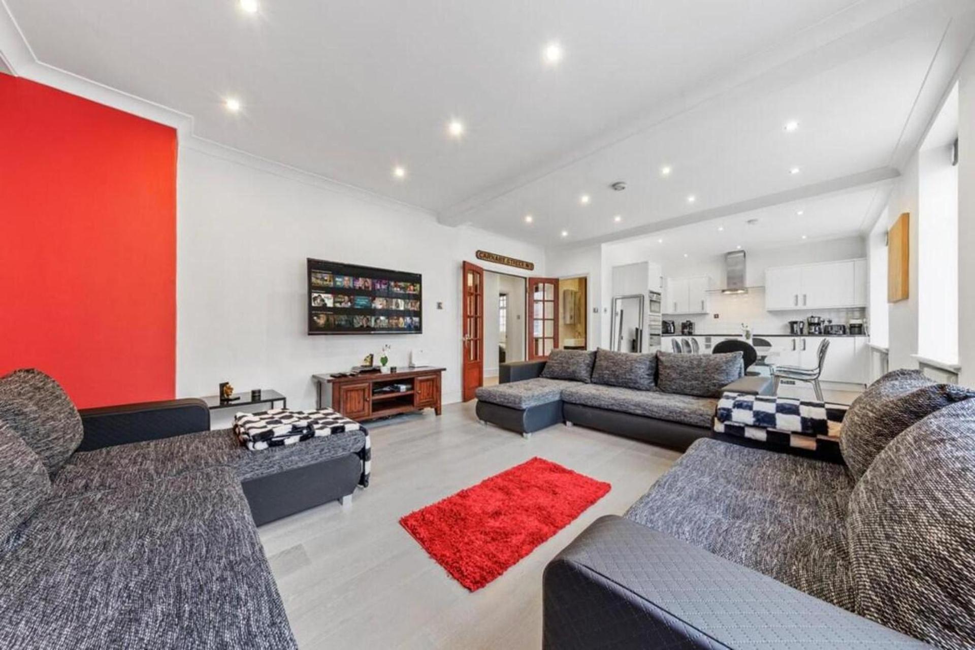 Chic - City Center Gem Apartment