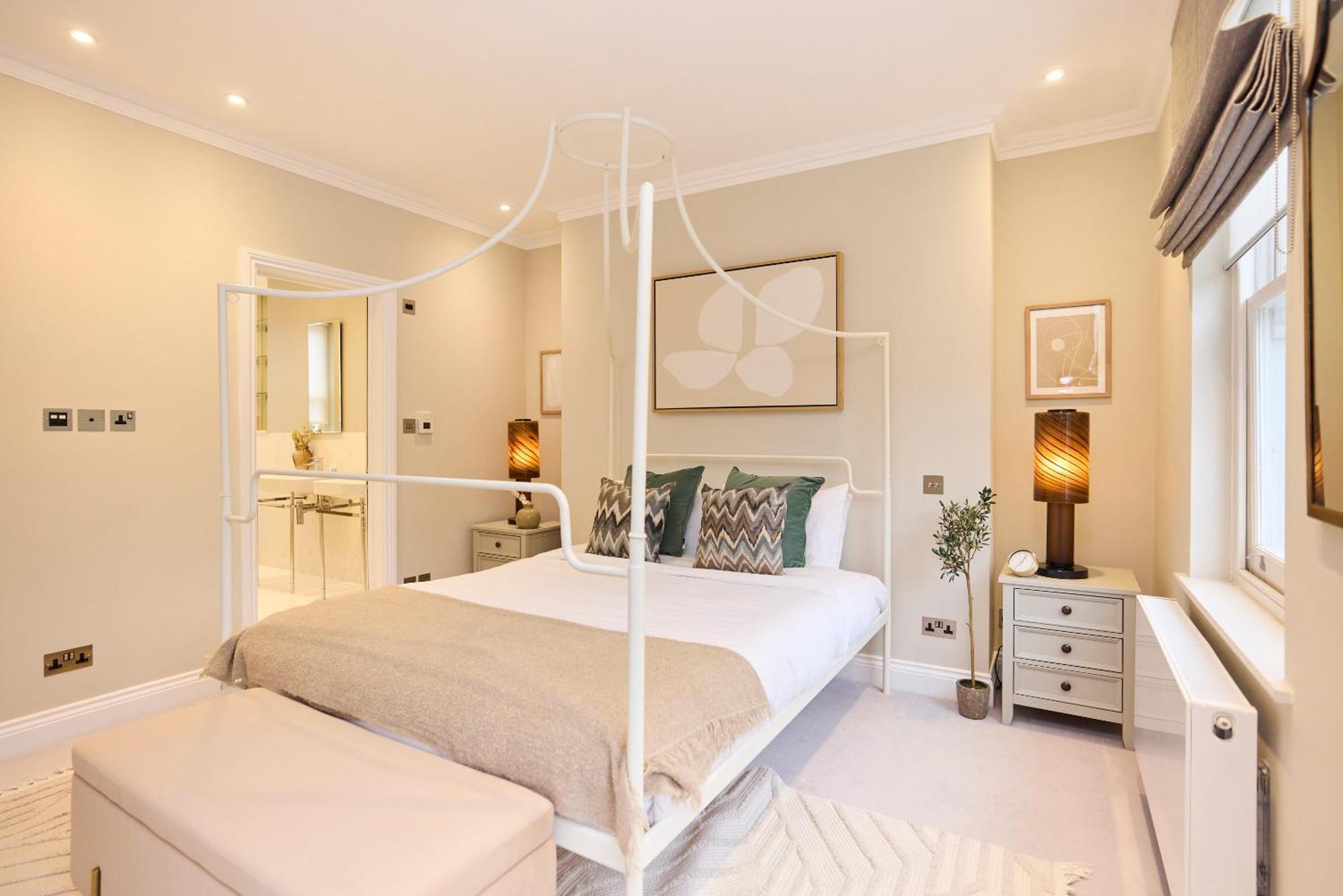 The Latimer Wonder - Stunning 5bdr House With Garden Apartment *