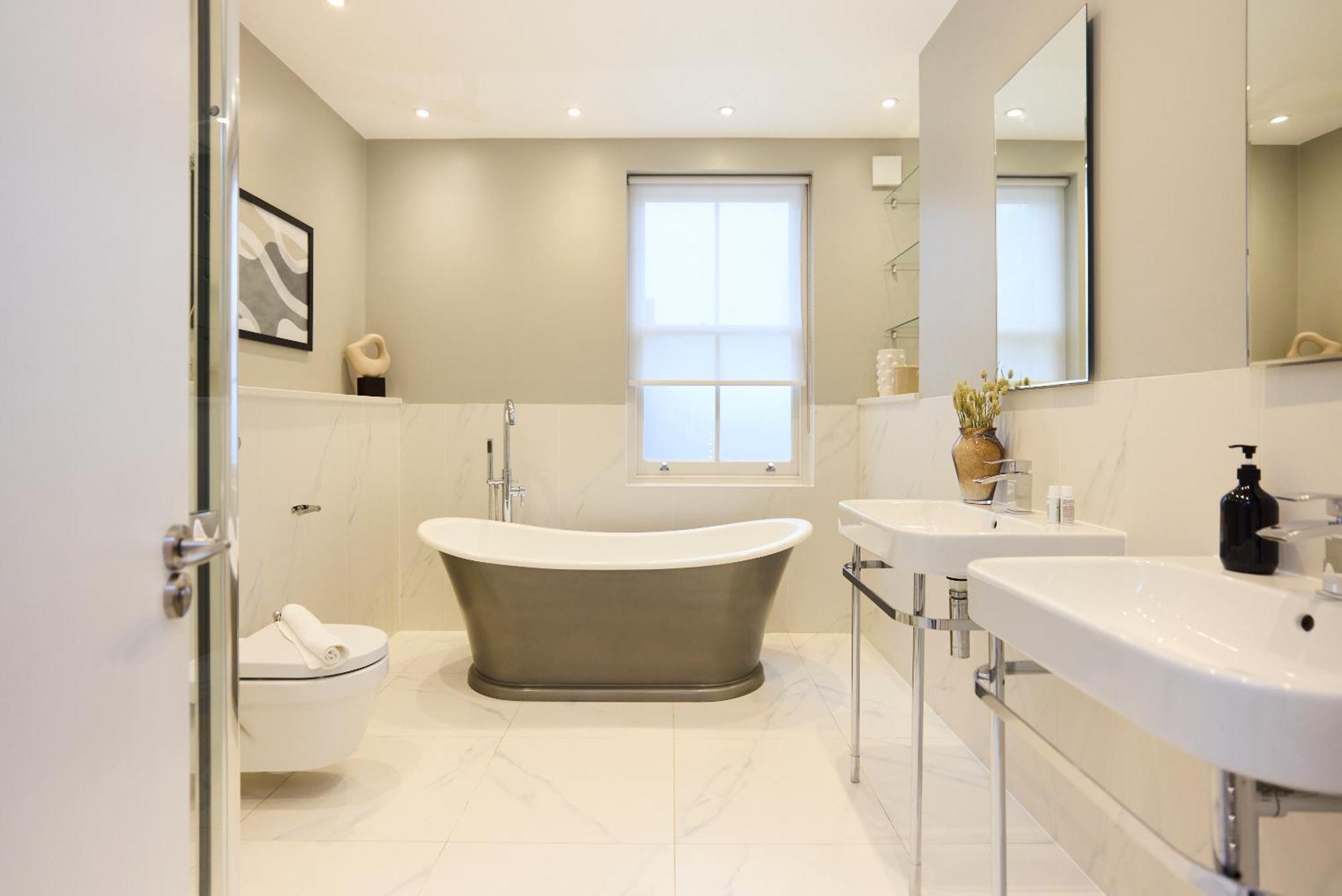 The Latimer Wonder - Stunning 5bdr House With Garden * London