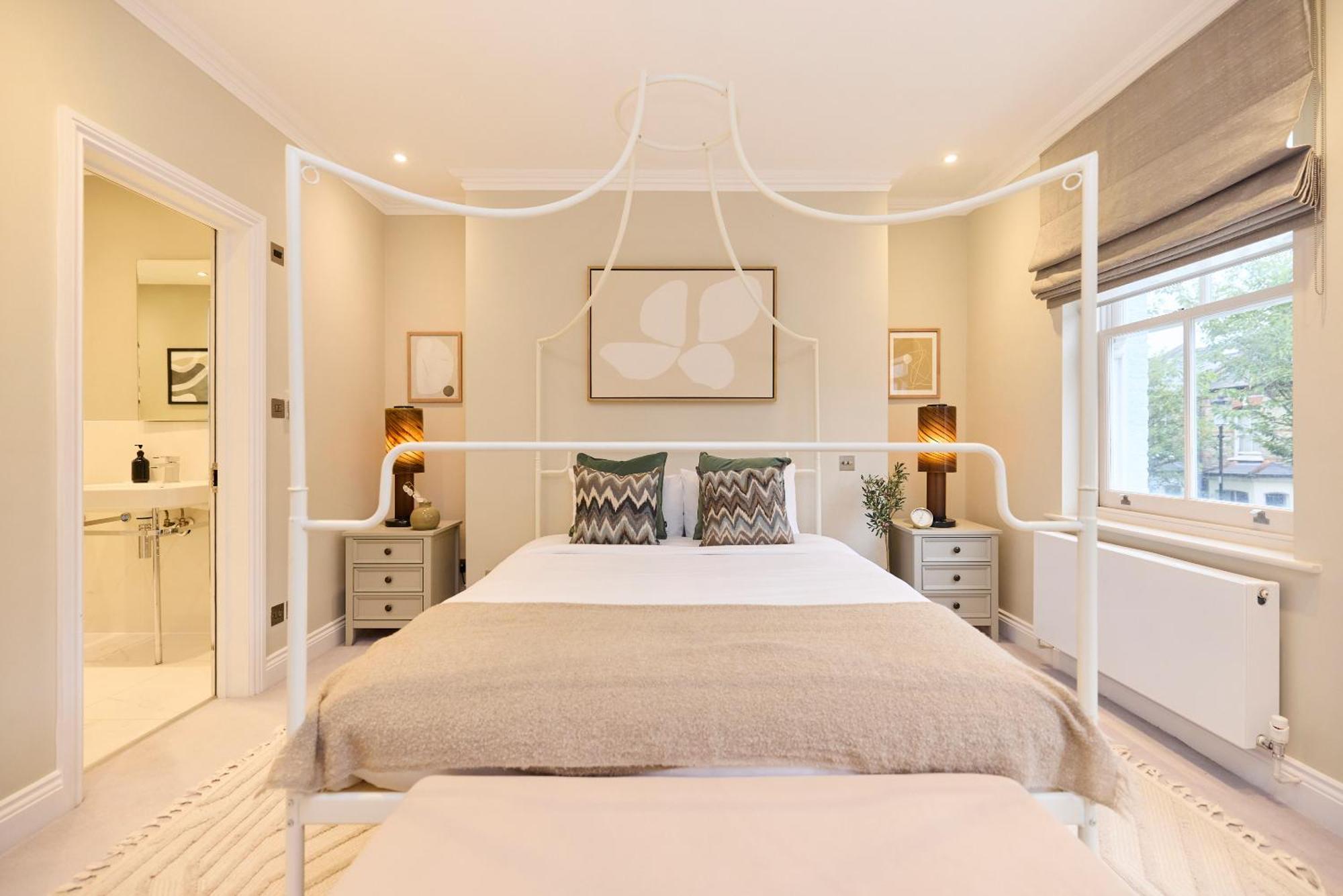 The Latimer Wonder - Stunning 5bdr House With Garden Apartment London