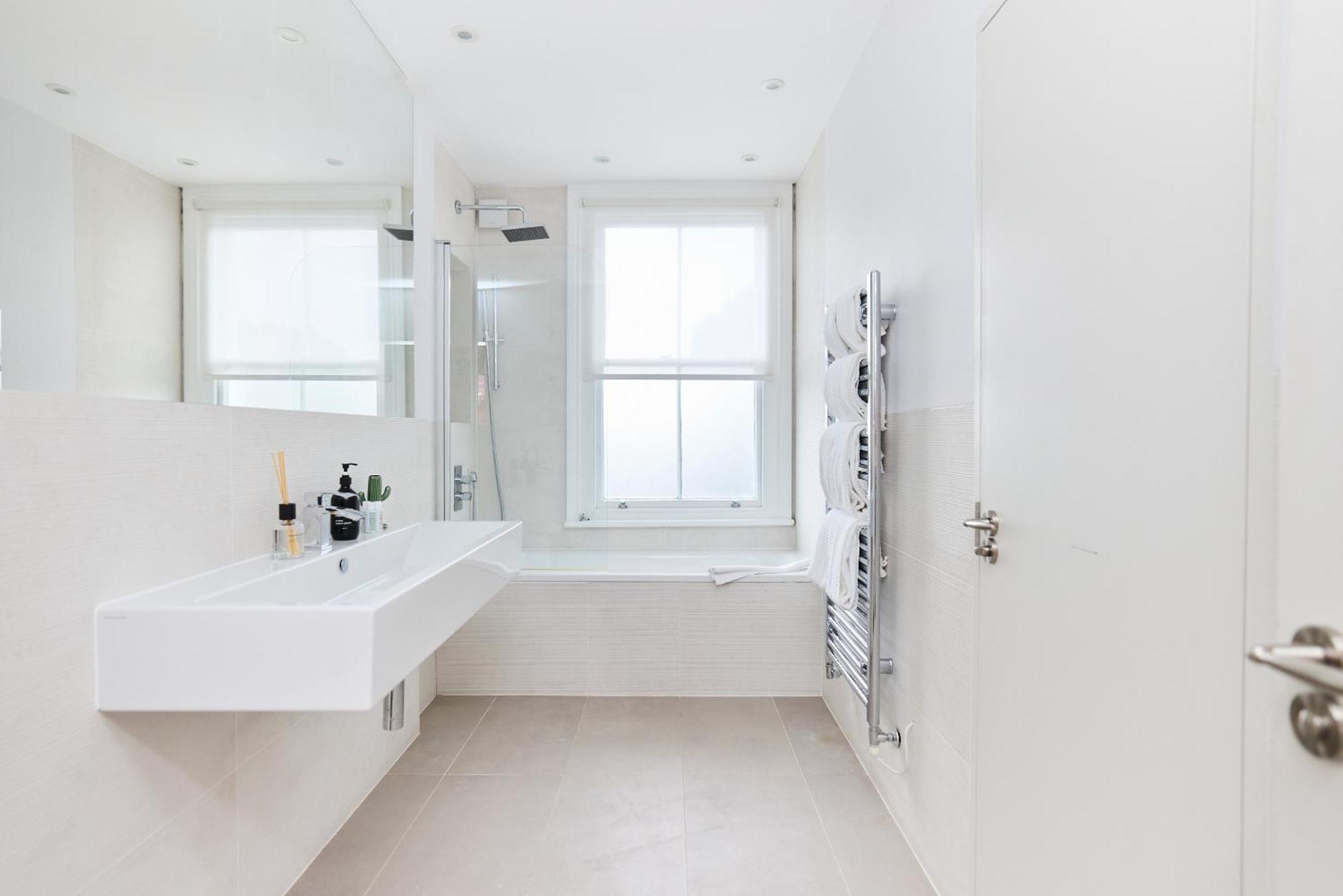 The Latimer Wonder - Stunning 5bdr House With Garden London
