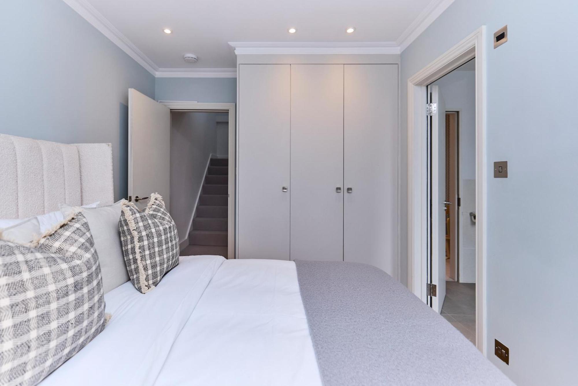 The Latimer Wonder - Stunning 5bdr House With Garden * London