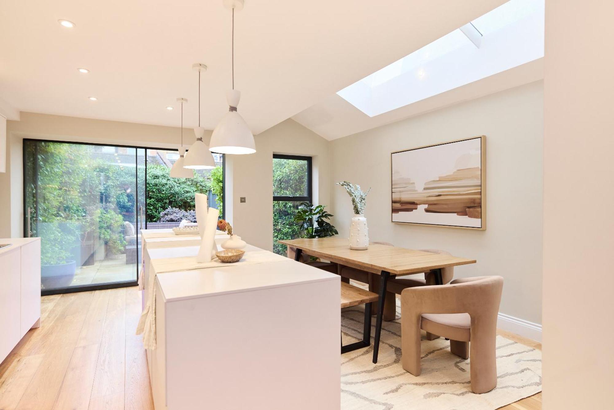 The Latimer Wonder - Stunning 5bdr House With Garden Apartment London