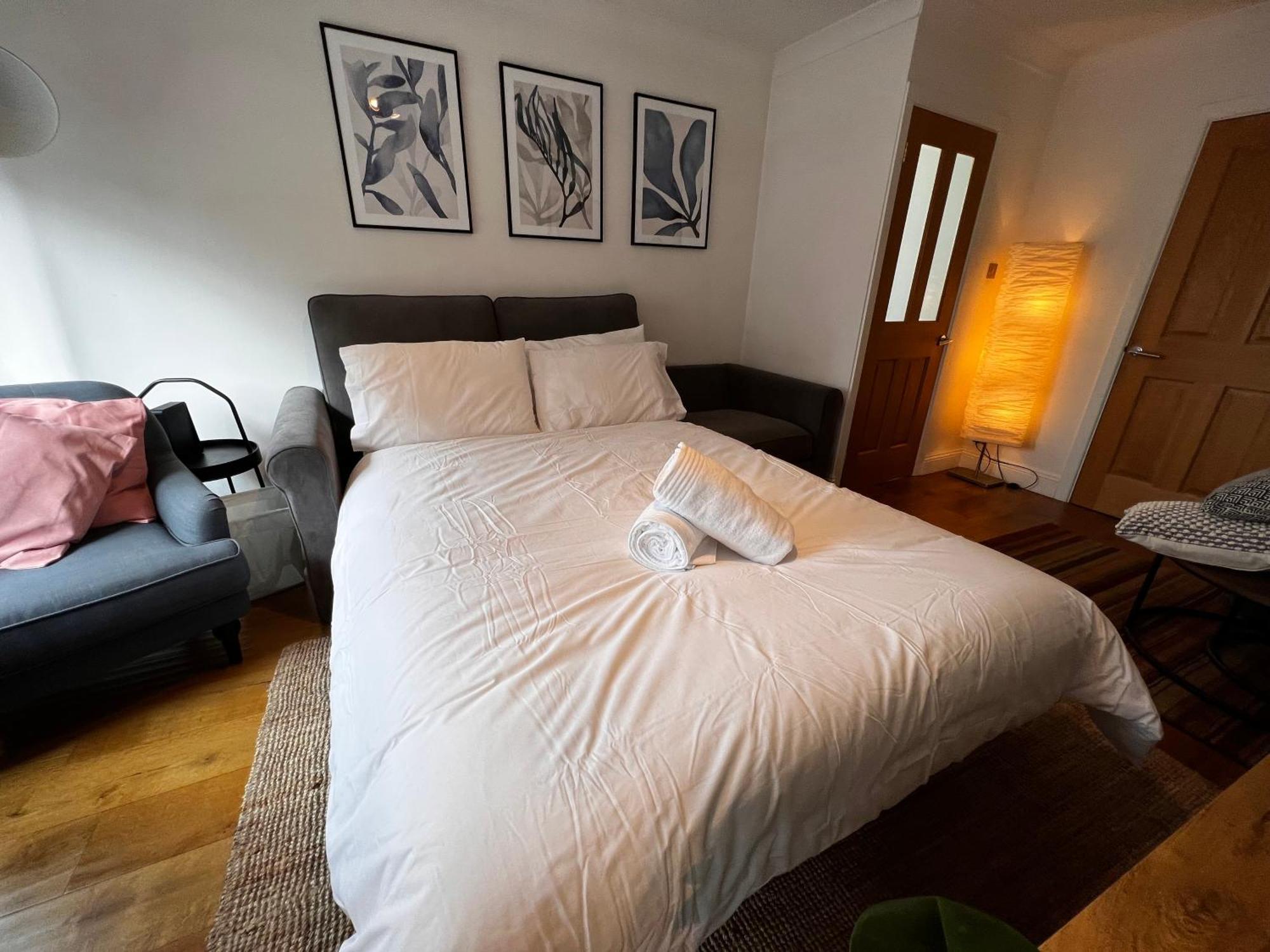 Cosy Kings Cross Apartment, London, Just 8 Mins Walk To Kings Cross St Pancras Station Apartment *