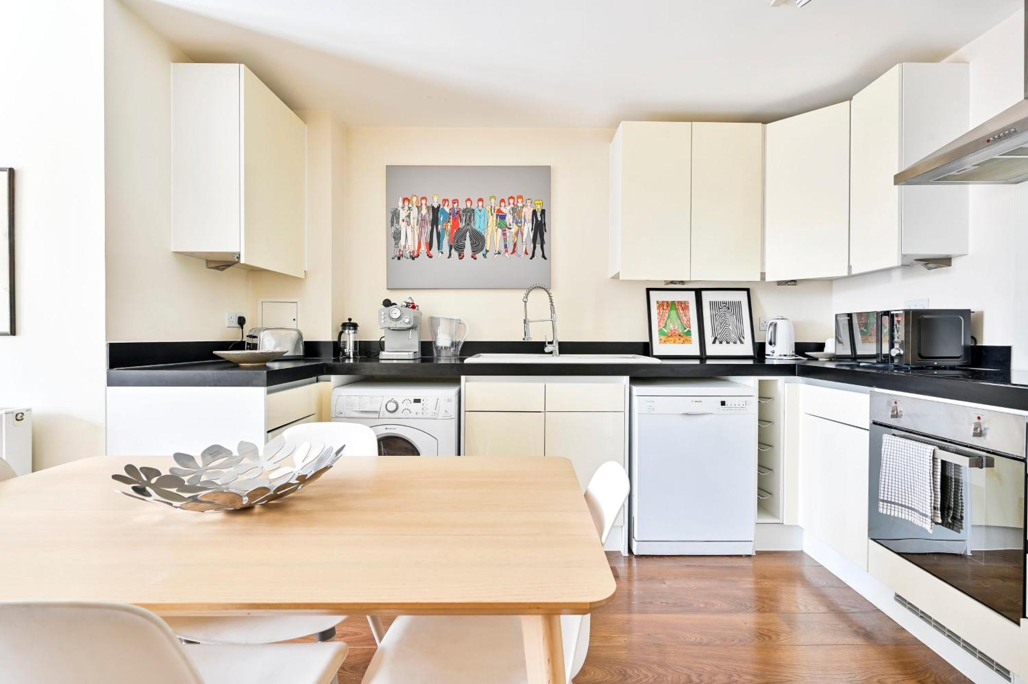 2 Bed Flat Next Old Street Tube Appartement Londen