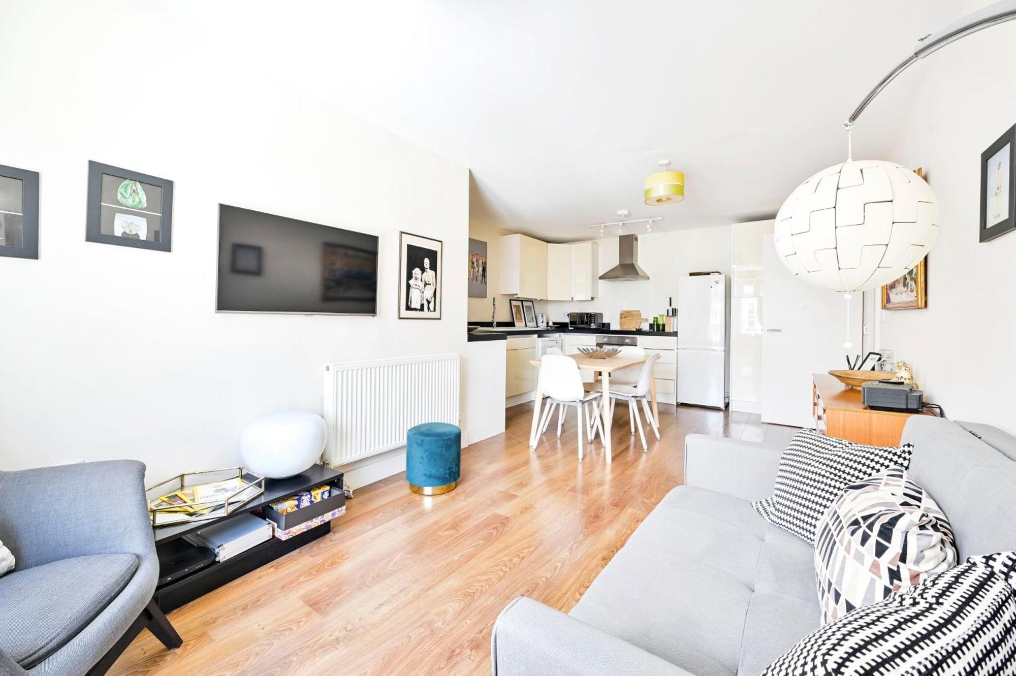2 Bed Flat Next Old Street Tube Appartement Londen