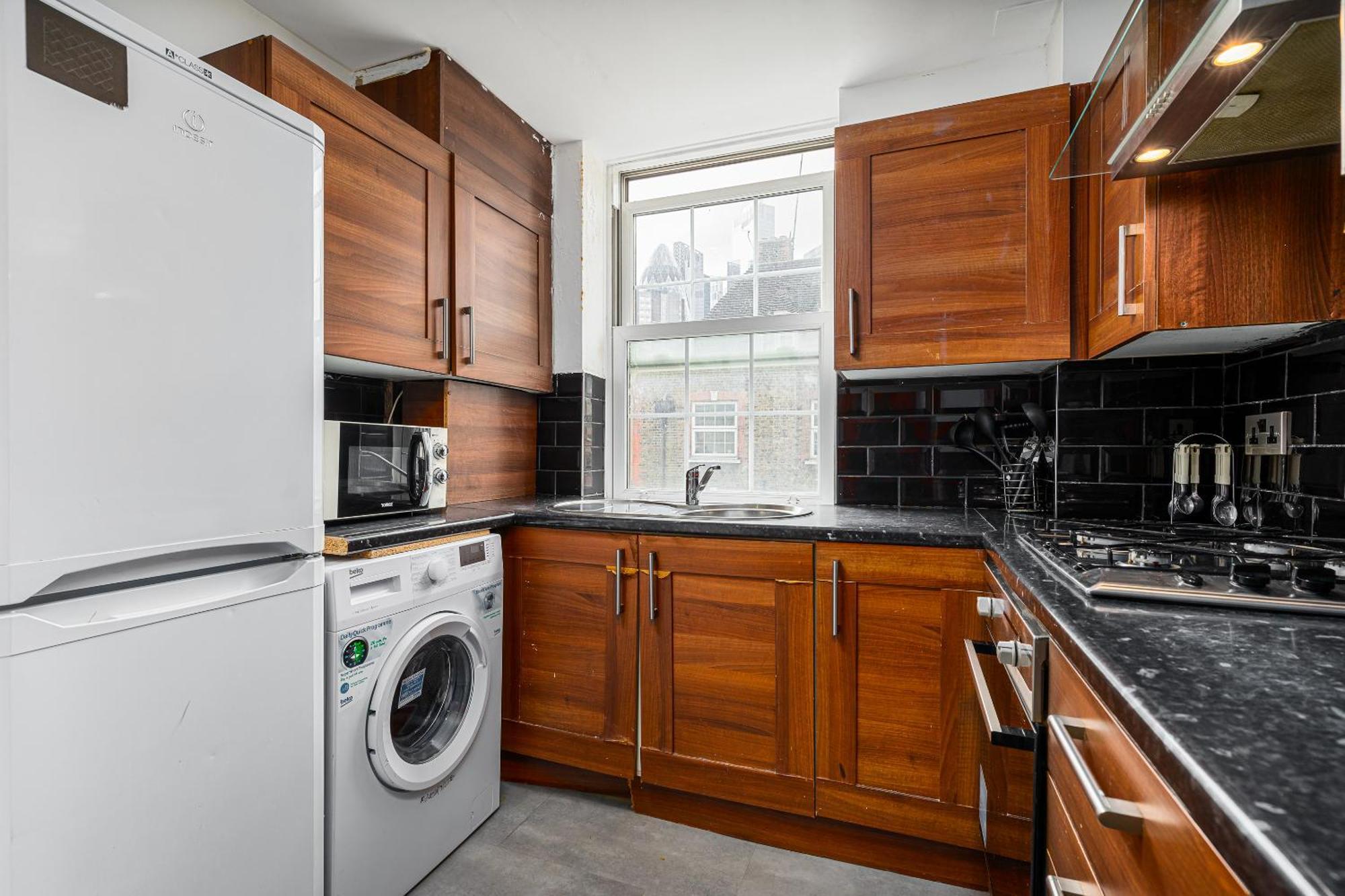 Aldgate Flats Apartment London